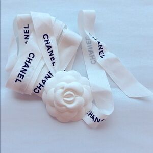 CHANEL White Camellia Flower Ribbon